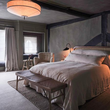 Highway Hotel Бърфорд Екстериор снимка