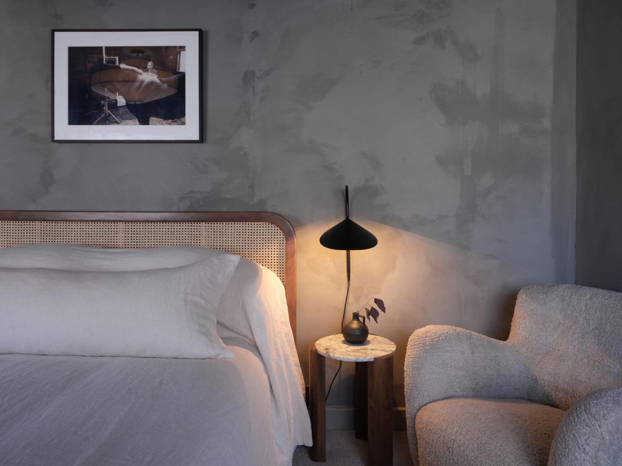 Highway Hotel Бърфорд Екстериор снимка