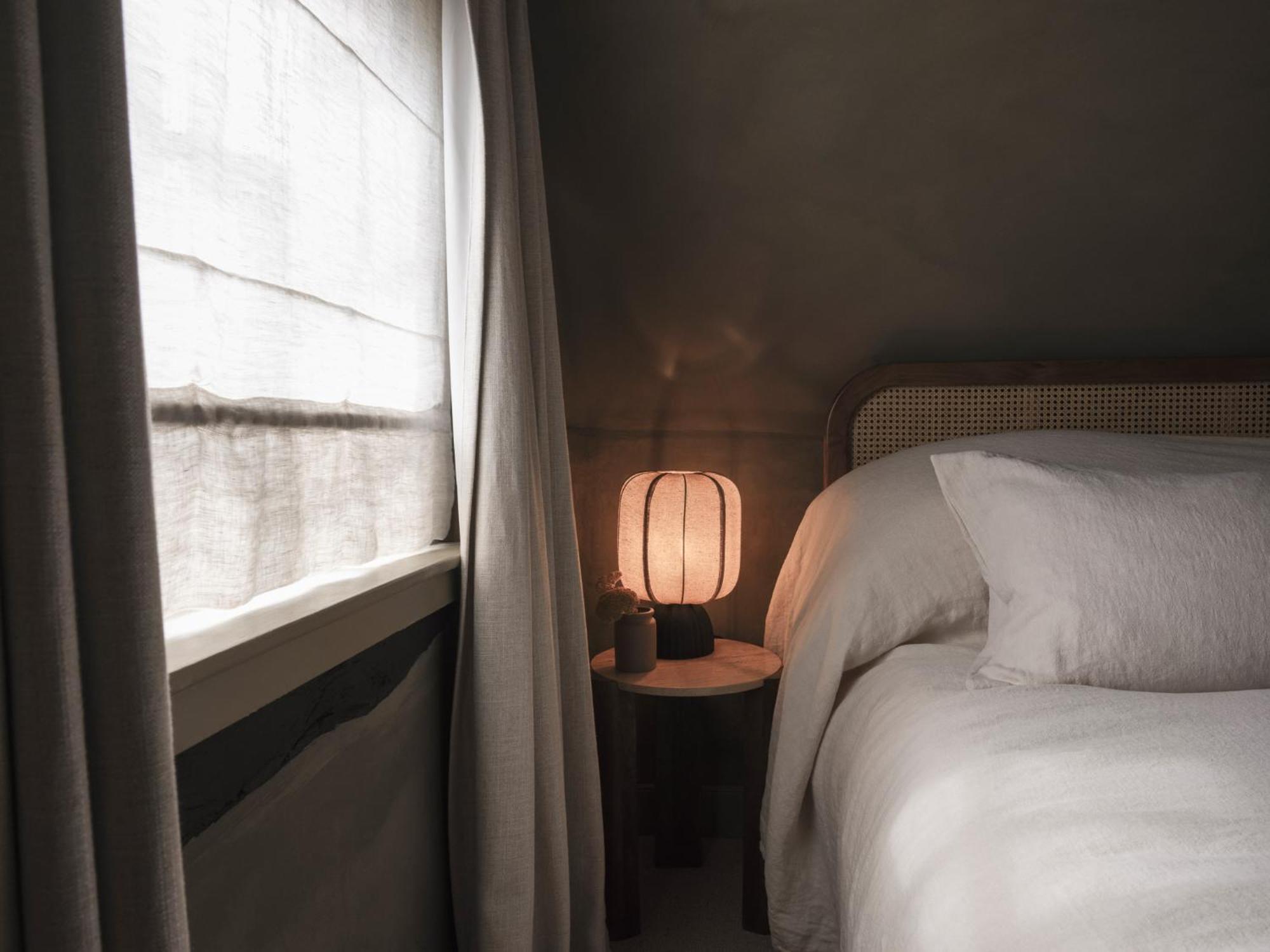 Highway Hotel Бърфорд Екстериор снимка
